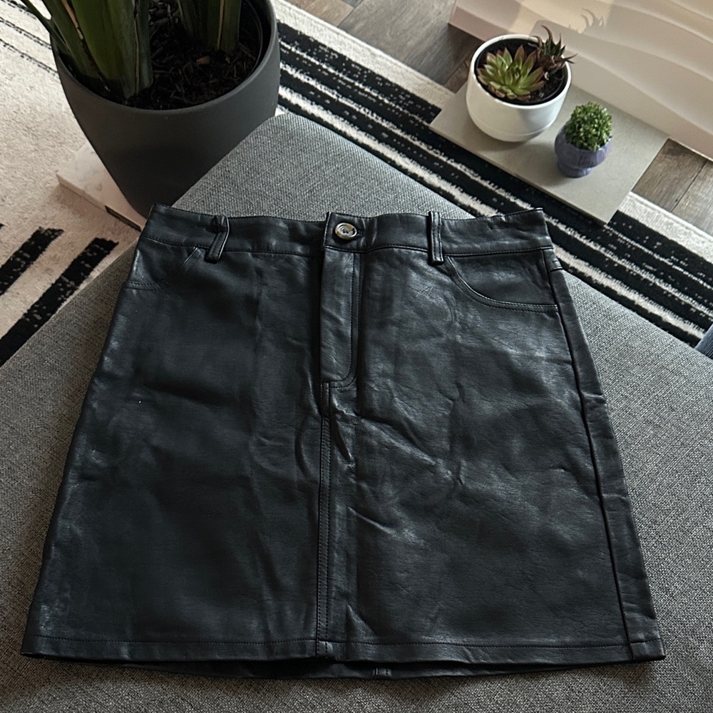 Forever 21 Black Faux Leather Mini Skirt